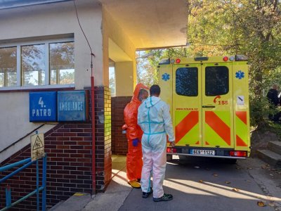 Biohazard tým ZZS JčK - záchrana pacienta s vysoce nakažlivou nemocí